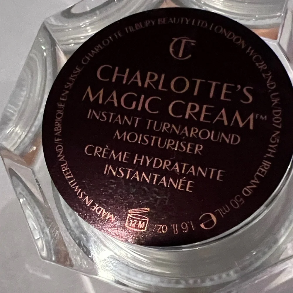 Charlotte Tilbury - Picture 2 of 5